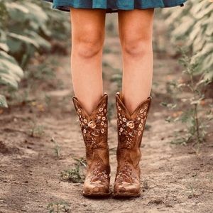 Shyanne Floral Cowgirl Boots🌼